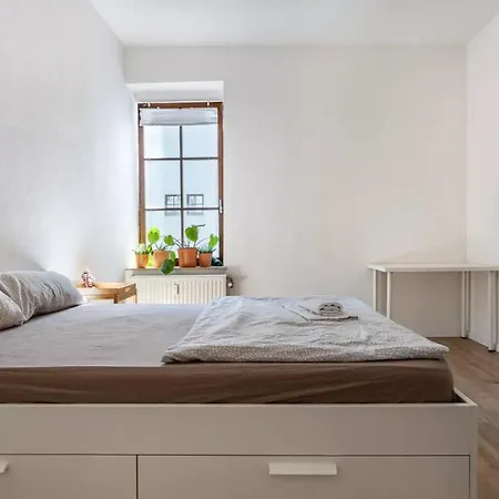 Next - Free Parking & Wifi - Badewanne *