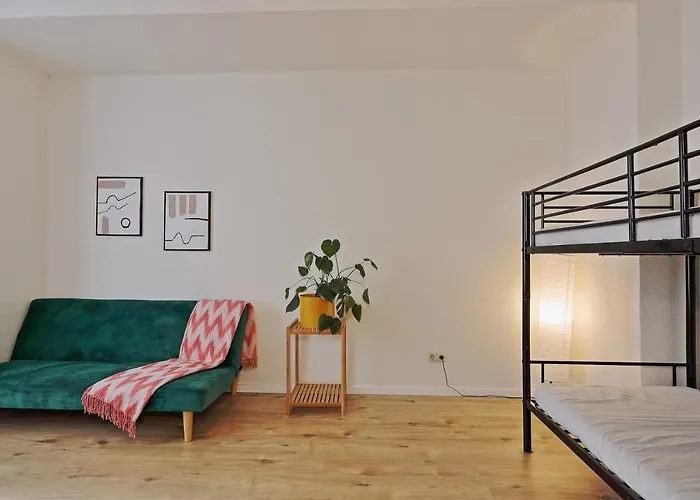 Next - Free Parking & Wifi - Badewanne Duisburg