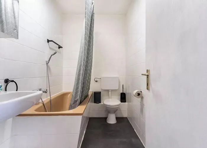 アパート Next - Free Parking & Wifi - Badewanne